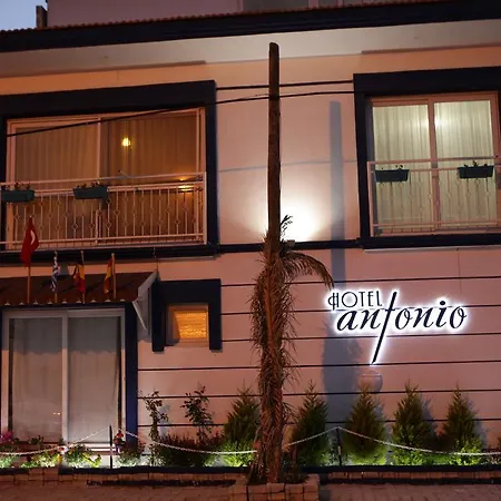 Готель Antonio